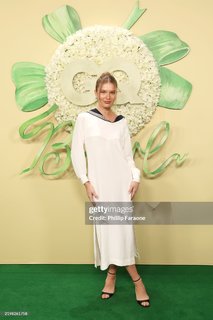 Ellie Thumann feet photo 2