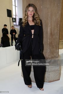 Ellie Thumann feet photo 16