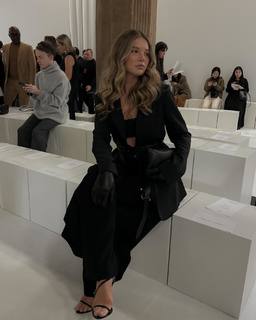 Ellie Thumann feet photo 9