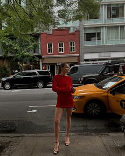 Ellie Thumann feet photo 2
