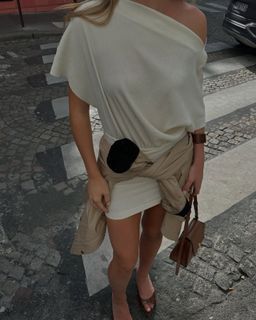 Ellie Thumann feet photo 3