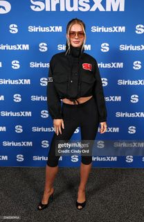 Ellie Thumann feet photo 11