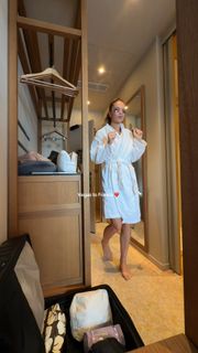 Ellie Thumann feet photo 2