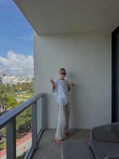 Ellie Thumann feet photo 10
