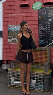 Ellie Thumann feet photo 16