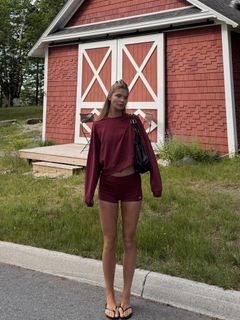 Ellie Thumann feet photo 11