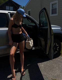 Ellie Thumann feet photo 6