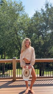Ellie Thumann feet photo 5