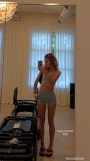 Ellie Thumann feet photo 2