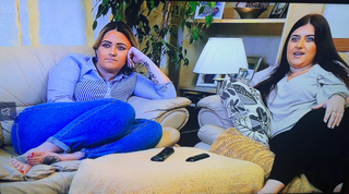 Ellie Warner feet photo thumbnail