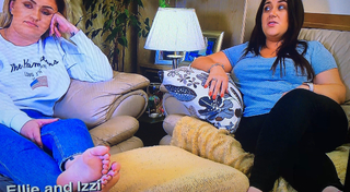 Ellie Warner feet photo thumbnail