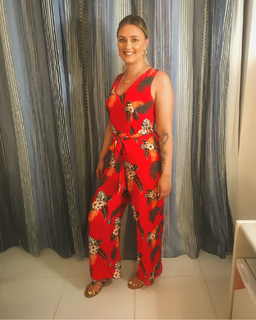 Ellie Warner feet photo thumbnail