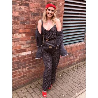 Ellie Warner feet photo thumbnail