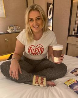 Ellie Warner feet photo thumbnail