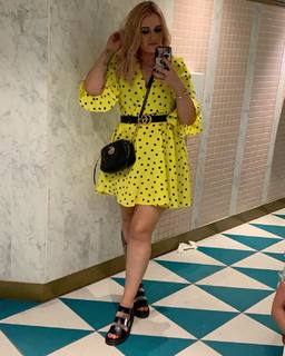 Ellie Warner feet photo thumbnail