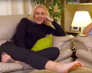 Ellie Warner feet photo thumbnail
