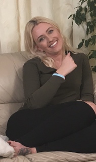 Ellie Warner feet photo thumbnail