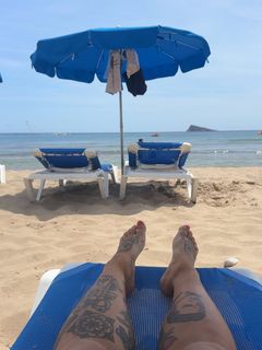 Ellie Warner feet photo thumbnail