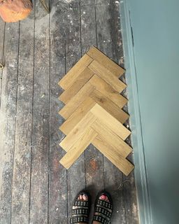 Ellie Warner feet photo 2