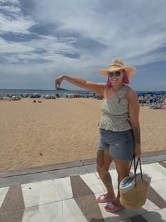 Ellie Warner feet photo 9