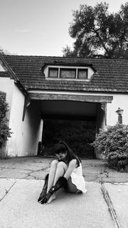 Ellie Zeiler feet photo 4