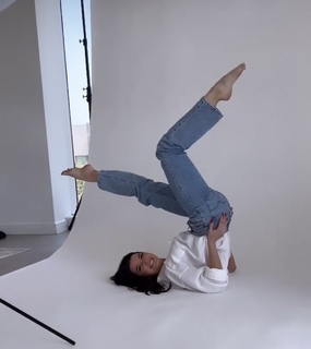 Ellie Zeiler feet photo 1