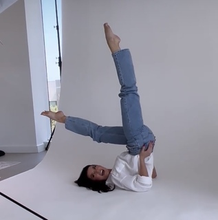 Ellie Zeiler feet photo 20