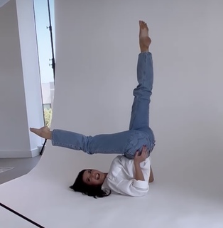 Ellie Zeiler feet photo 19