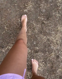 Ellie Zeiler feet photo 2