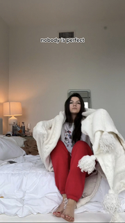 Ellie Zeiler feet photo 14