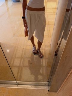 Ellie Zeiler feet photo 1
