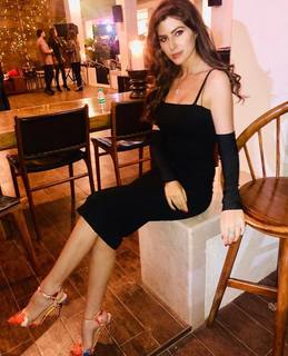Elnaaz Norouzi feet photo 11