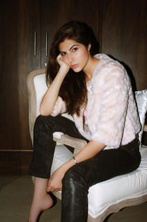 Elnaaz Norouzi feet photo 16