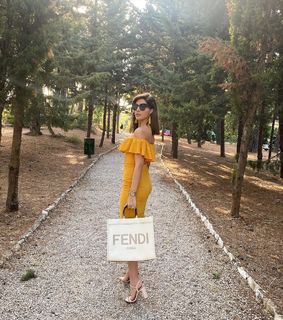 Elnaaz Norouzi feet photo 5