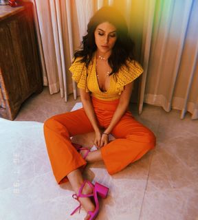 Elnaaz Norouzi feet photo 13