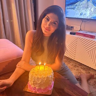 Elnaaz Norouzi feet photo 17