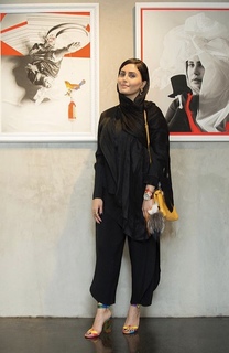 Elnaz Shakerdoost feet photo thumbnail