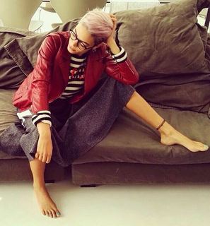Elodie feet photo thumbnail