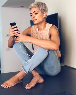 Elodie feet photo thumbnail