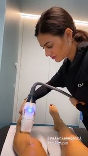 Elodie feet photo thumbnail