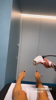 Elodie feet photo thumbnail