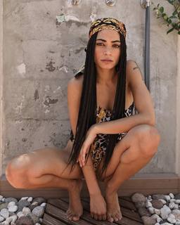 Elodie feet photo thumbnail