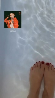 Elodie feet photo thumbnail