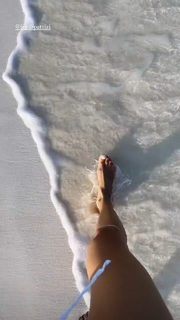 Elodie feet photo thumbnail