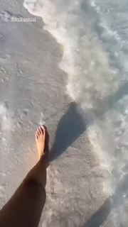 Elodie feet photo thumbnail