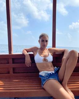 Elodie feet photo thumbnail
