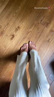 Elodie feet photo thumbnail