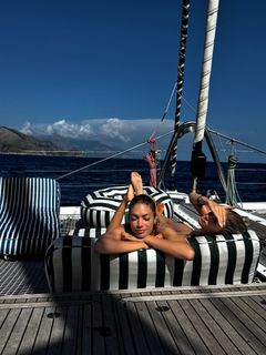 Elodie feet photo 6