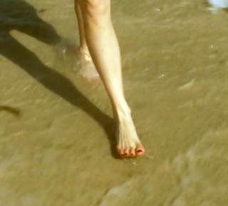 Elodie Frégé feet photo 13