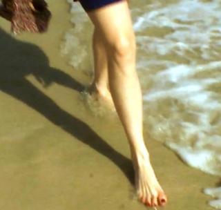 Elodie Frégé feet photo 12